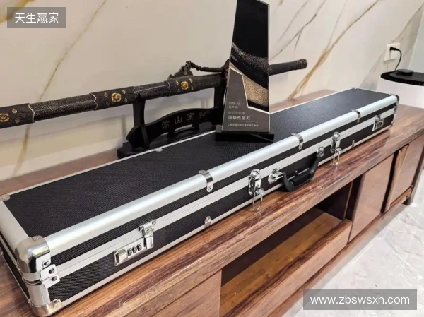 腰横秋水雁翎刀!恭喜CW获得极限之地2025冠军!